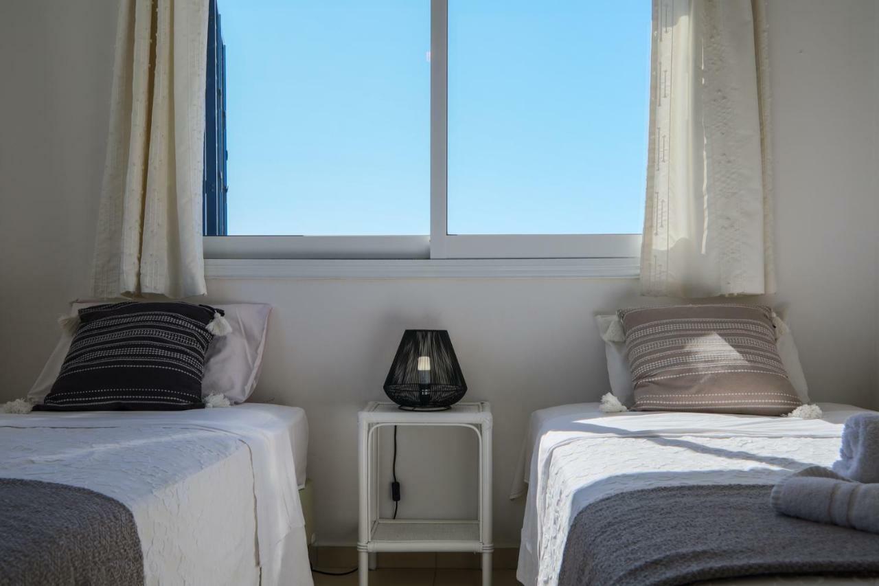 Phaedrus Living: Seaside Luxury Villa Anafi Paralímni Extérieur photo