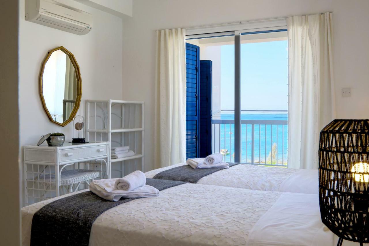 Phaedrus Living: Seaside Luxury Villa Anafi Paralímni Extérieur photo
