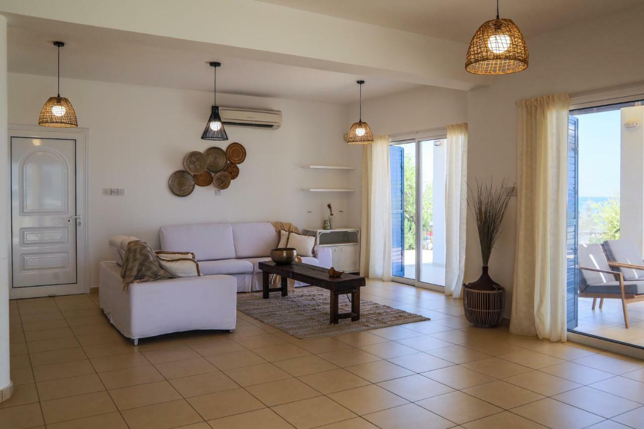 Phaedrus Living: Seaside Luxury Villa Anafi Paralímni Extérieur photo