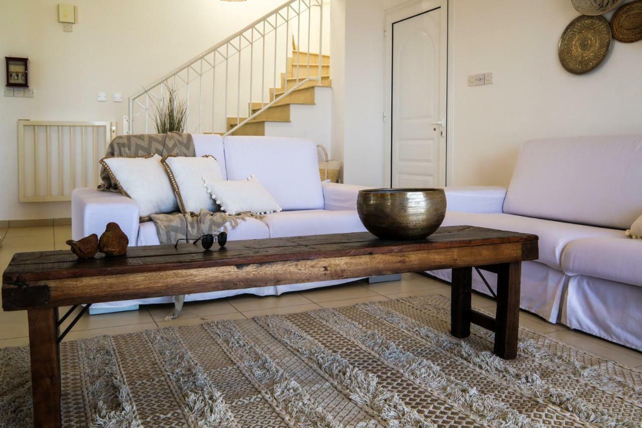 Phaedrus Living: Seaside Luxury Villa Anafi Paralímni Extérieur photo